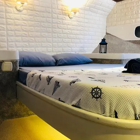 Bådhotel Emir Timur